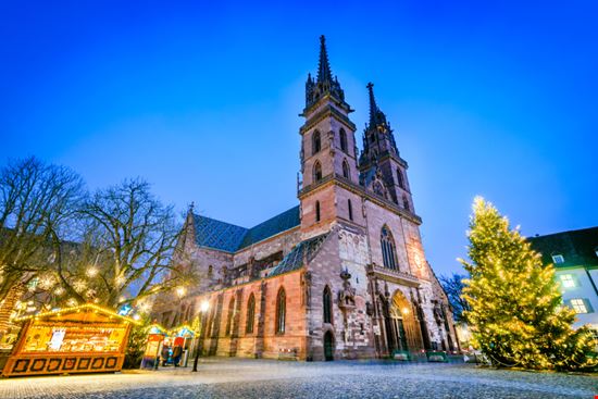 Il Natale di Basilea è il più grande della Svizzera. I cinque (imperdibili) motivi per visitarlo Basilea